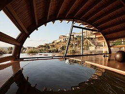 Acro Wellness Suites - Adults Only