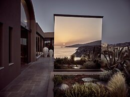 Acro Wellness Suites - Adults Only