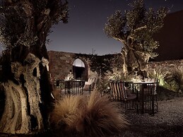 Acro Wellness Suites - Adults Only