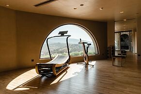 Acro Wellness Suites - Adults Only