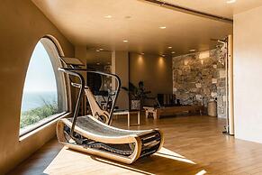 Acro Wellness Suites - Adults Only