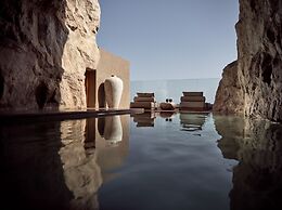 Acro Wellness Suites - Adults Only