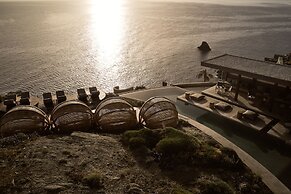 Acro Wellness Suites - Adults Only