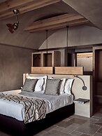 Acro Wellness Suites - Adults Only