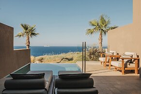 Acro Wellness Suites - Adults Only