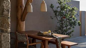 Acro Wellness Suites - Adults Only