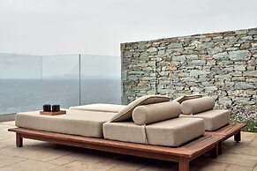 Acro Wellness Suites - Adults Only