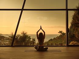 Acro Wellness Suites - Adults Only