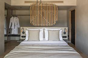 Acro Wellness Suites - Adults Only