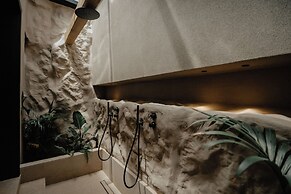 Acro Wellness Suites - Adults Only