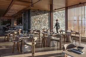 Acro Wellness Suites - Adults Only