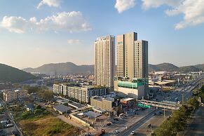 Holiday Inn & Suites Siracha Laemchabang by IHG