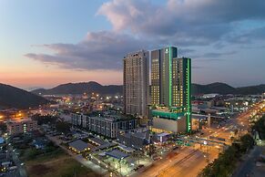 Holiday Inn & Suites Siracha Laemchabang by IHG