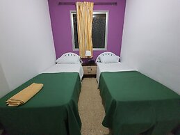 Low Cost Room Las Llaves 3