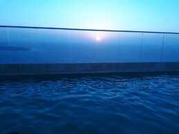 1 Bedroom Ocean View Apartment