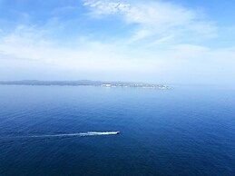 1 Bedroom Ocean View Apartment