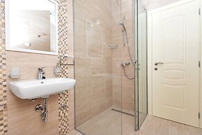 Apartments Mezini 11