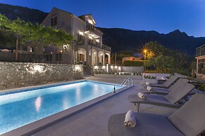 Apartments Mezini 11