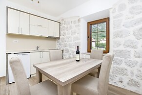 Apartments Mezini 11