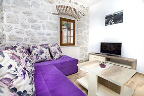 Apartments Mezini 11