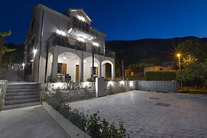 Apartments Mezini 11