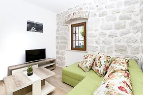 Apartments Mezini 11