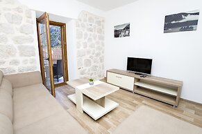 Apartments Mezini 11