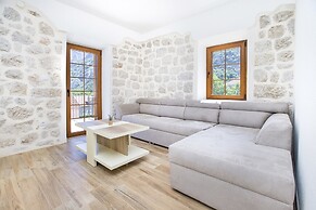 Apartments Mezini 11