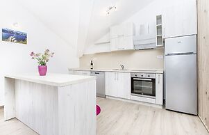 Apartments Mezini 11