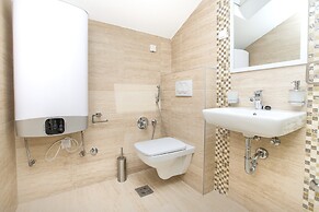 Apartments Mezini 11