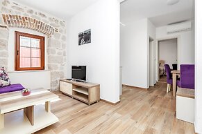 Apartments Mezini 11