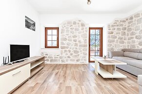 Apartments Mezini 11