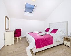 Apartments Mezini 11