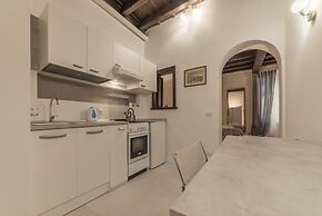 Fori Imperiali Elegant Apartment