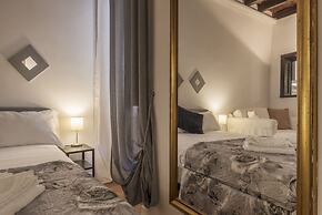 Fori Imperiali Elegant Apartment