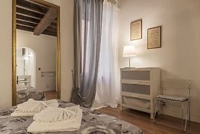 Fori Imperiali Elegant Apartment