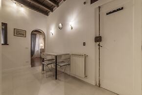 Fori Imperiali Elegant Apartment