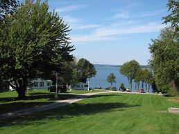 West Winds Motel & Cottages