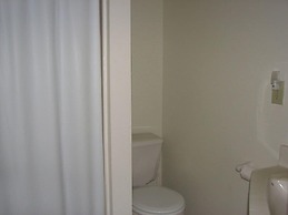 West Winds Motel & Cottages