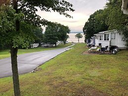 West Winds Motel & Cottages