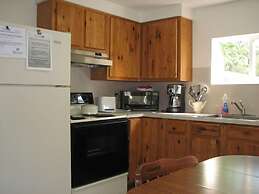 West Winds Motel & Cottages