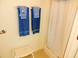 West Winds Motel & Cottages