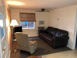 West Winds Motel & Cottages