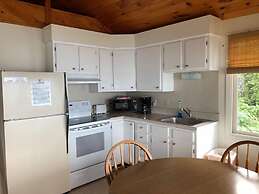 West Winds Motel & Cottages