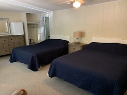 West Winds Motel & Cottages