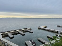 West Winds Motel & Cottages