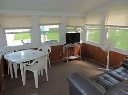 West Winds Motel & Cottages