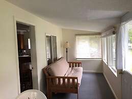 West Winds Motel & Cottages