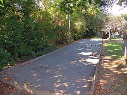 West Winds Motel & Cottages