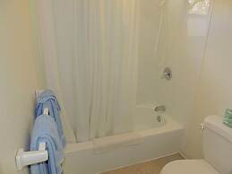 West Winds Motel & Cottages